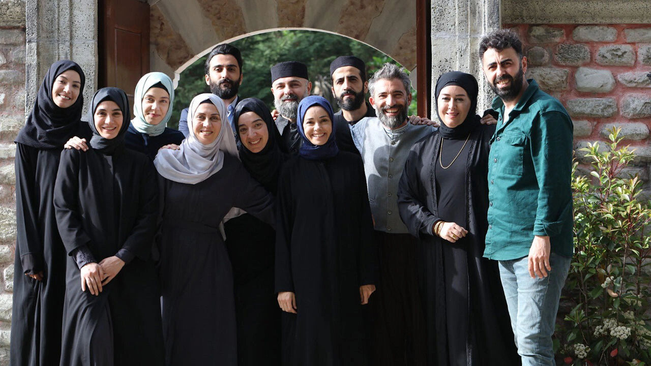 Kızıl Goncalar oyuncuları arasına yeni isim dahil oldu: Pelin Ermiş kimdir? Kızıl Goncalar oyuncuları arasına yeni isim dahil oldu: Pelin Ermiş kimdir? - 4. Resim