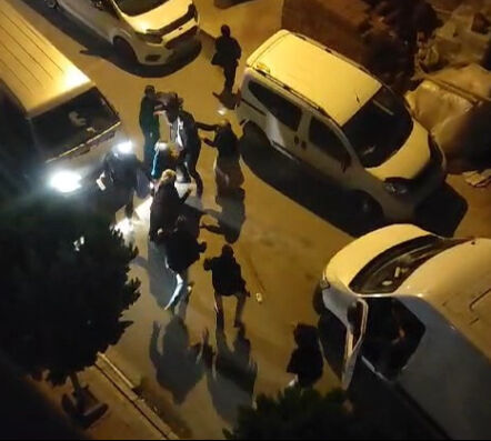 Kocaeli'de çıkan yol verme kavgasında 5 kişi silahla yaralandı Kocaeli'de çıkan yol verme kavgasında 5 kişi silahla yaralandı - 2. Resim