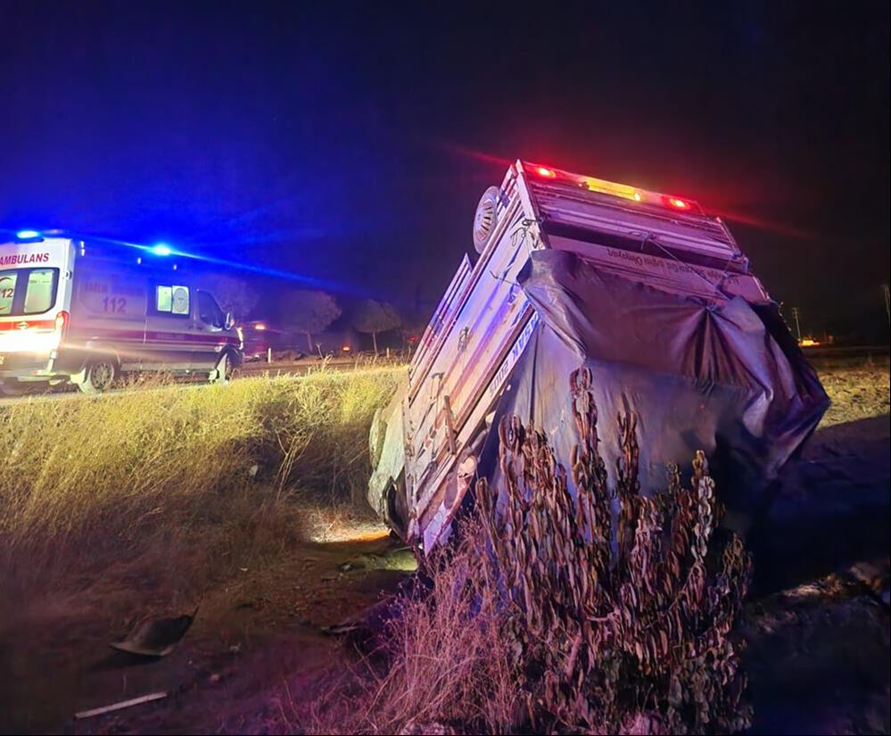 Konya'da kamyonet şarampole uçtu! Çok sayıda yaralı var Konya'da kamyonet şarampole uçtu! Çok sayıda yaralı var - 1. Resim
