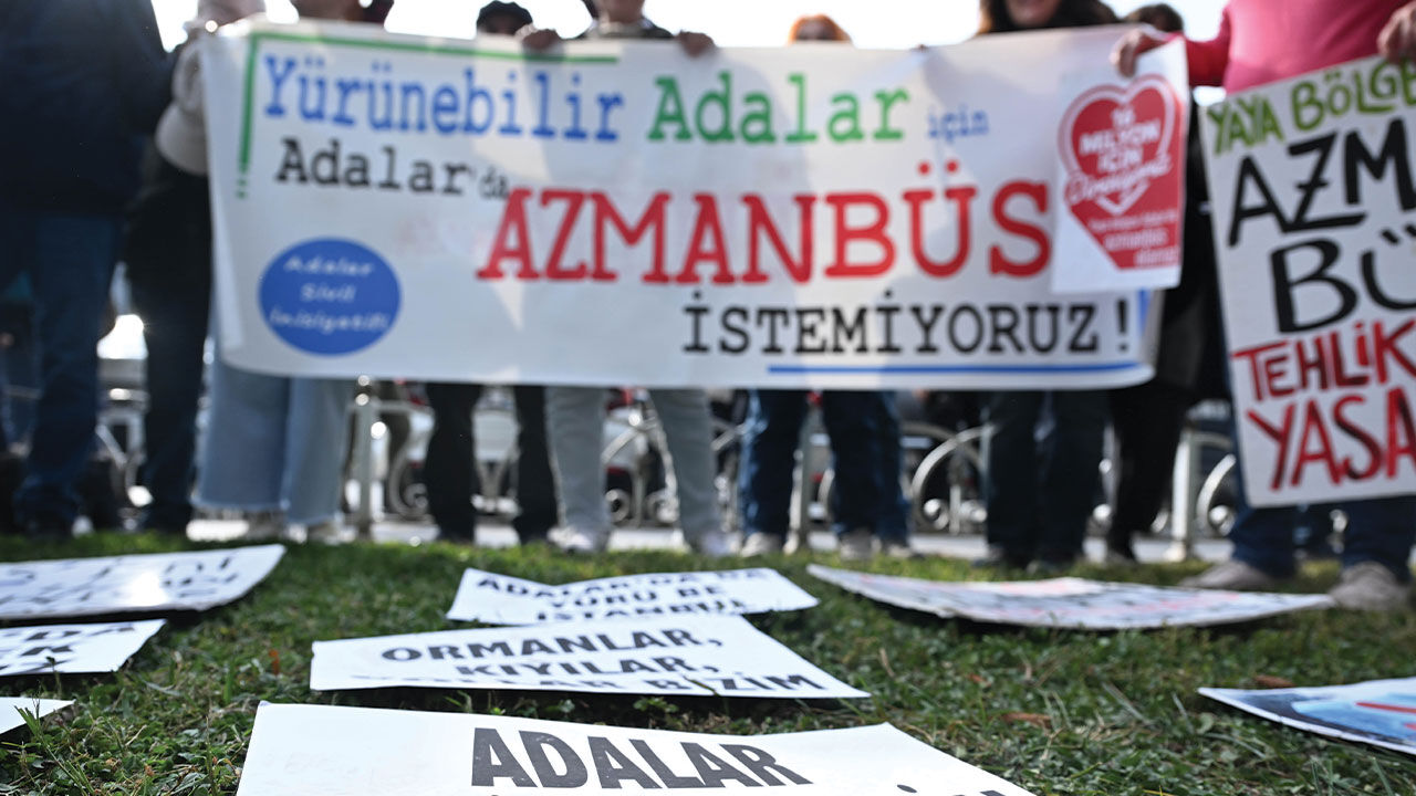 Saraçhane'de toplanan Adalılar İBB'ye  Saraçhane'de toplanan Adalılar İBB'ye