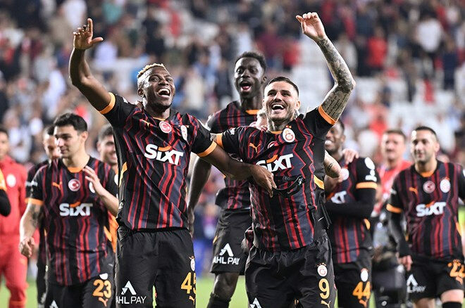 Süper Lig'de gol krallığı yarışında son durum! Osimhen coştu yarış kızıştı... Süper Lig'de gol krallığı yarışında son durum! Osimhen coştu yarış kızıştı... - 1. Resim