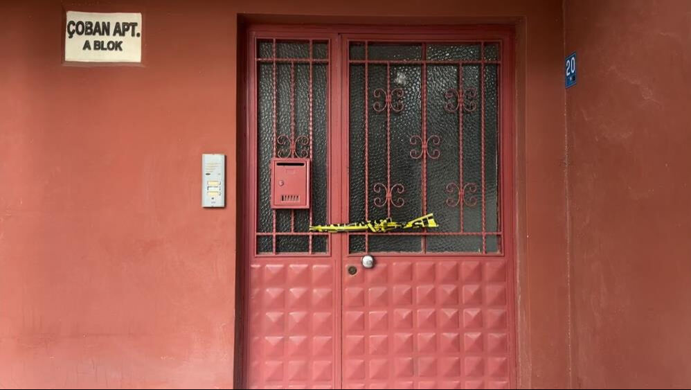 Tekirdağ'da dehşet evi! Annesini uyurken öldüren genç 4 kişiyi de yaraladı Tekirdağ'da dehşet evi! Annesini uyurken öldüren genç 4 kişi de yaraladı - 1. Resim