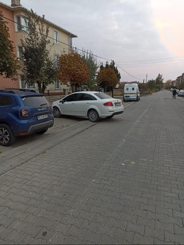 Tekirdağ'da dehşet evi! Annesini uyurken öldüren genç 4 kişiyi de yaraladı Tekirdağ'da dehşet evi! Annesini uyurken öldüren genç 4 kişi de yaraladı - 5. Resim