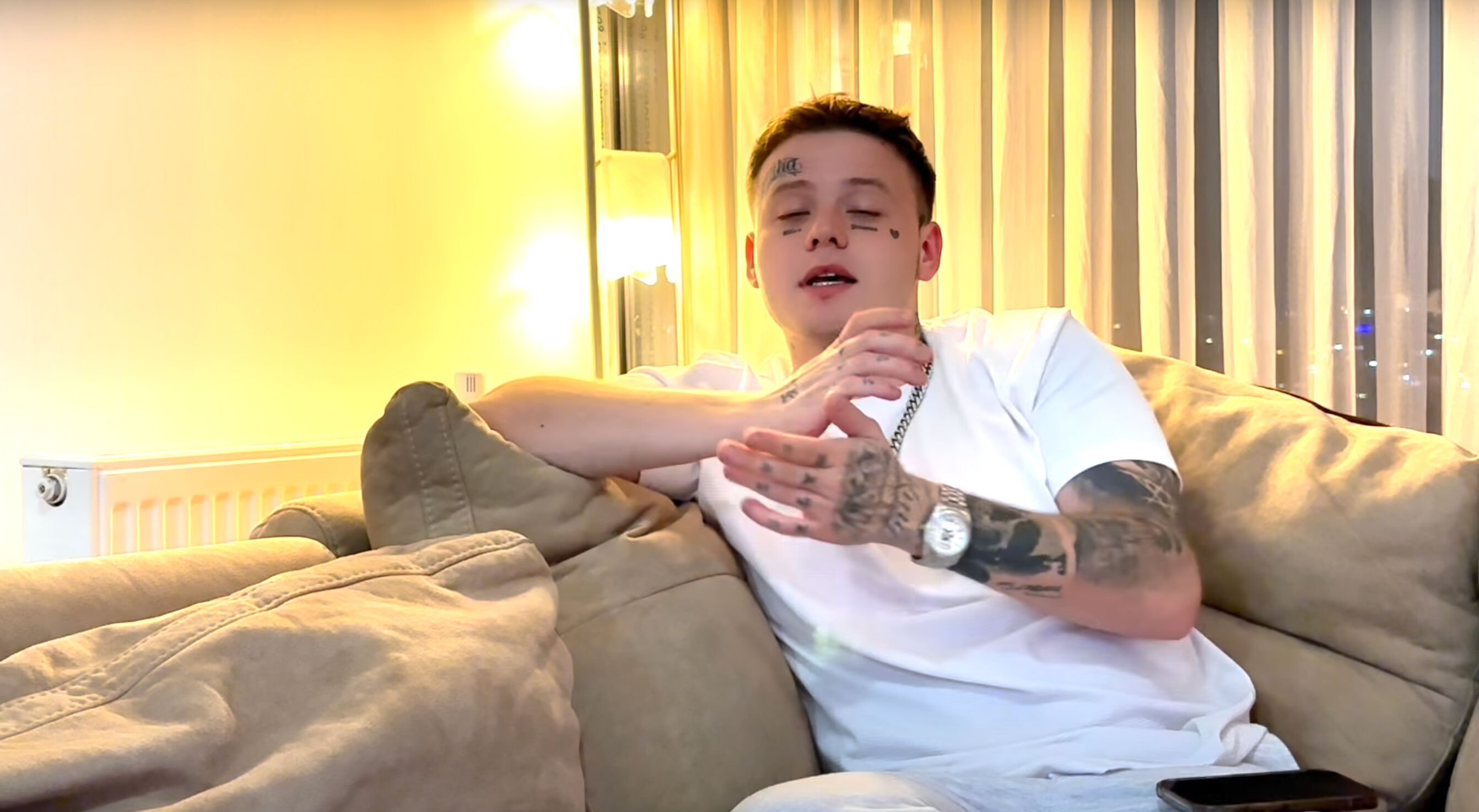 Ünlülere yasa dışı bahis soruşturması: Rusya ve Türkiye vatandaşı Alexander Menshikov kimdir? Ünlülere yasa dışı bahis soruşturması: Rusya ve Türkiye vatandaşı Alexander Menshikov kimdir? - 1. Resim