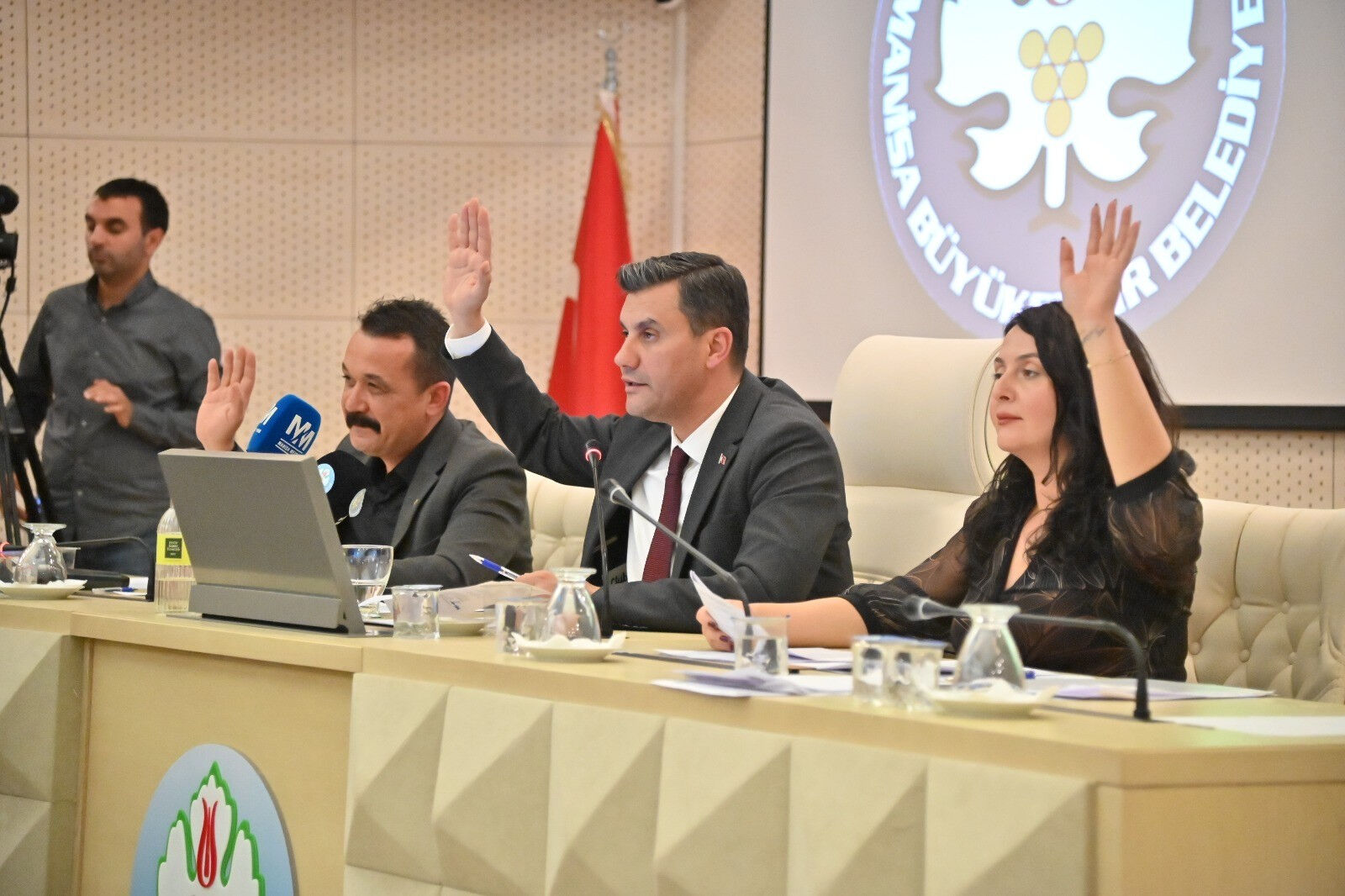 CHP'li belediyeden 'Devlet Bahçeli' kararı! İsminin çıkarılmasına MHP ve AK Parti'den peş peşe tepki - 5. Resim