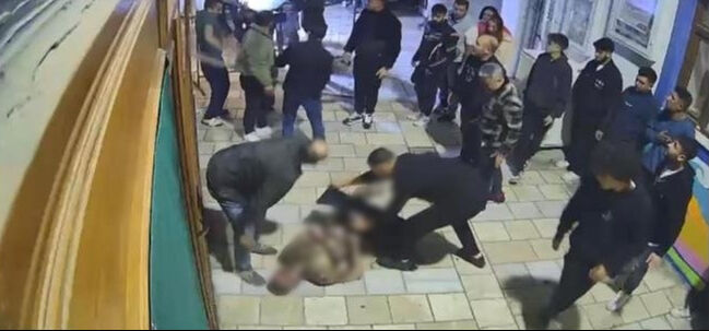 Cinnet getiren kardeş ağabeyinin çalıştığı marketi yaktı! Ölü ve yaralılar var - 1. Resim