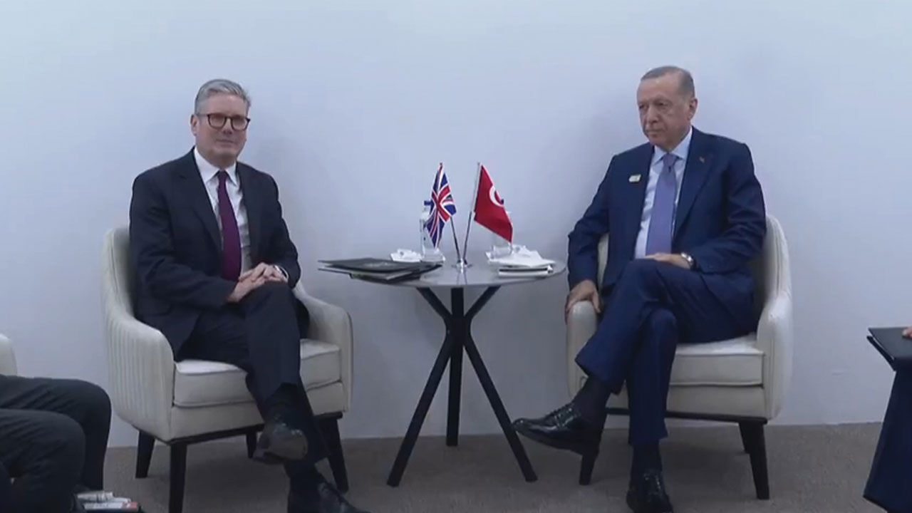 Cumhurbaşkanı Erdoğan Bakü'de İngiltere Başbakanı Keir Starmer'i kabul etti - 1. Resim