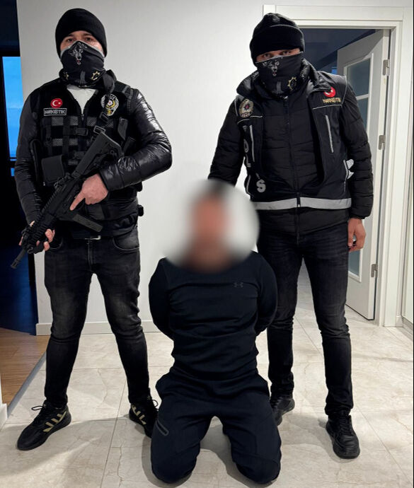 Danimarka'nın Interpol kırmızı bülteniyle aradığı Mike Gerner Larsen yakalandı Danimarka'nın Interpol kırmızı bülteniyle aradığı Mike Gerner Larsen yakalandı - 1. Resim