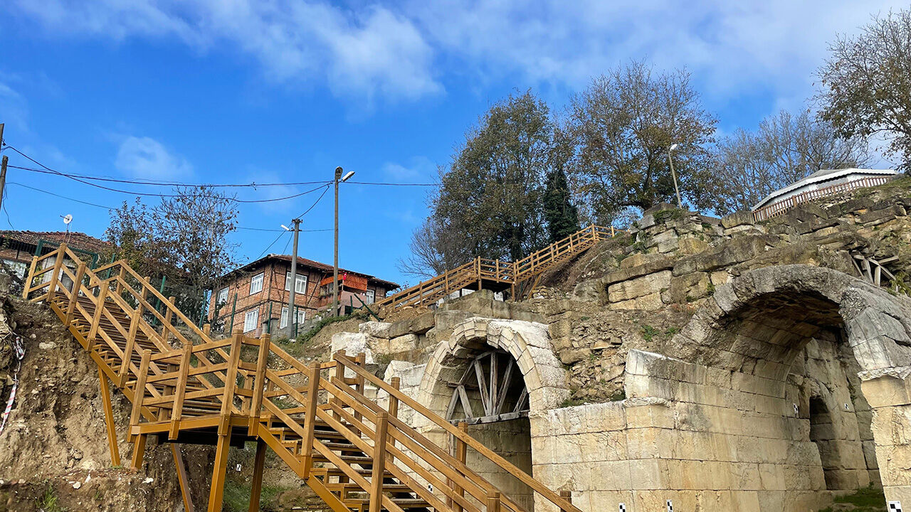 Düzce’deki Prusias ad Hypium Tiyatrosu'nda heyecanlandıran keşif: Kulis odaları ortaya çıkıyor Düzce’deki Prusias ad Hypium Tiyatrosu'nda heyecanlandıran keşif: Kulis odaları ortaya çıkıyor - 7. Resim