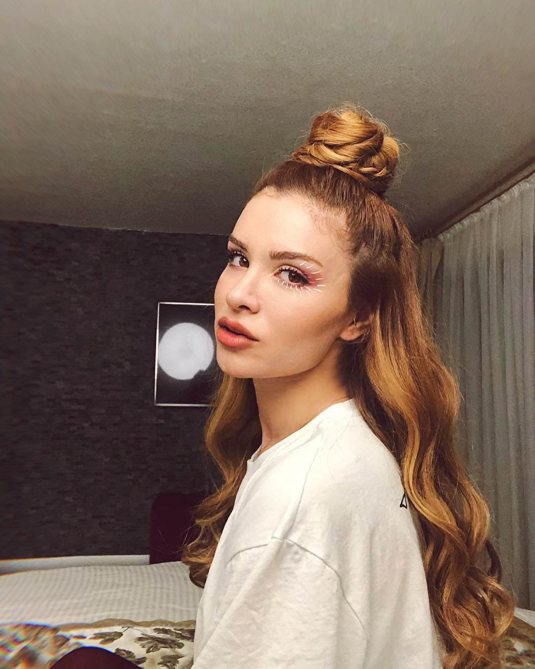 Estetik operasyonlarla bambaşka biri oldu! Feride Hilal Akın'ı görenler tanımakta zorlandı Estetik operasyonlarla bambaşka biri oldu! Feride Hilal Akın'ı görenler tanımakta zorlandı - 3. Resim