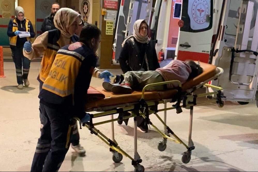 Evdeki talihsiz kaza 10 yaşındaki kızı hastanelik etti, durumu ağır! Evdeki talihsiz kaza 10 yaşındaki kızı hastanelik etti, durumu ağır! - 1. Resim