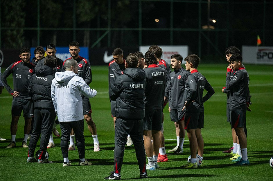 Ferdi Kadıoğlu milli takım kadrosundan çıkarıldı! Eren Dinkci ve Yasin Özcan kadroya alındı Ferdi Kadıoğlu milli takım kadrosundan çıkarıldı! Eren Dinkci ve Yasin Özcan kadroya alındı - 1. Resim