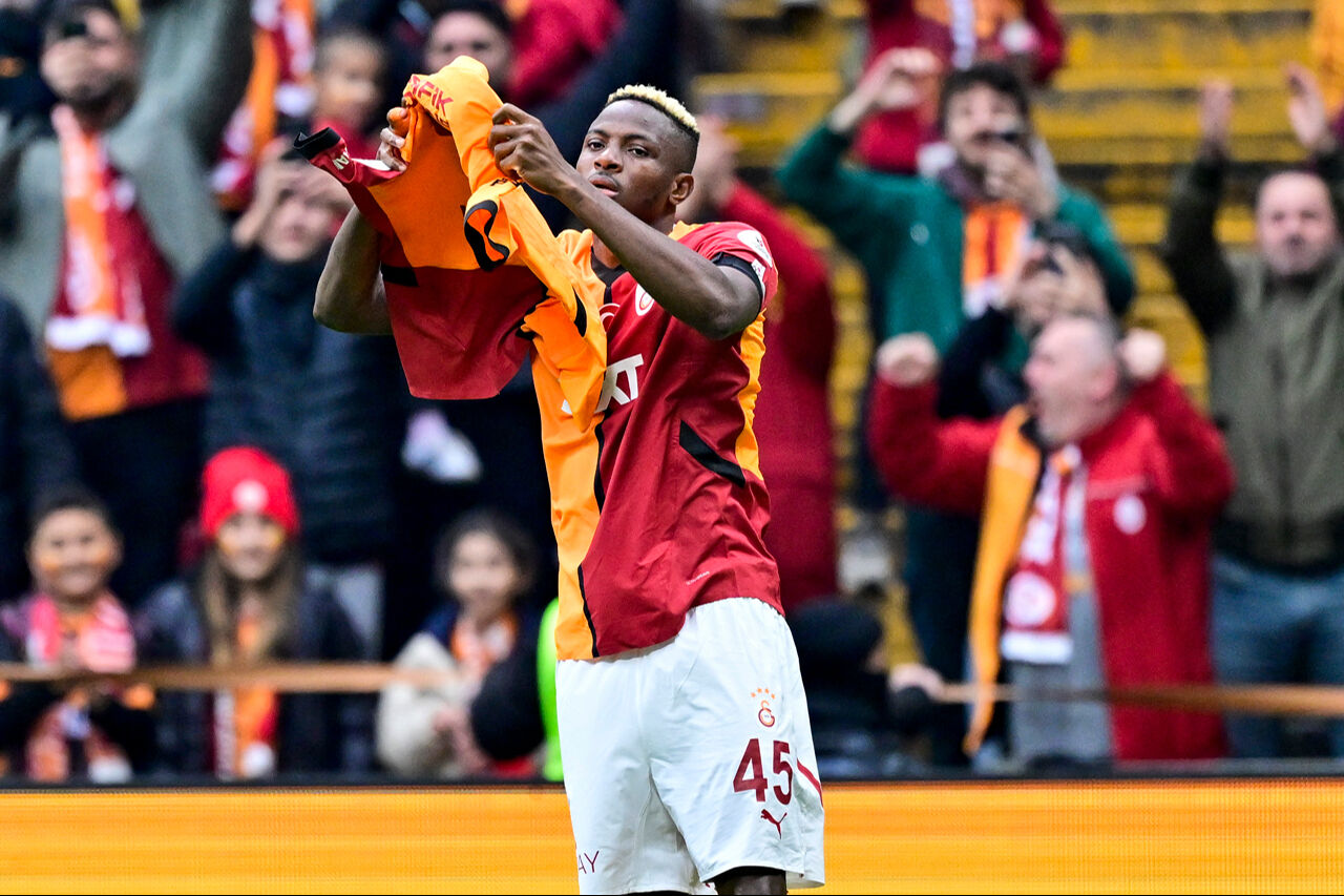 Galatasaray Osimhen için 3 futbolcu önerecek! F.Bahçe iddiaları sonrası çılgın takas planı Galatasaray Osimhen için 3 futbolcu önerecek! F.Bahçe iddiaları sonrası çılgın takas planı - 3. Resim