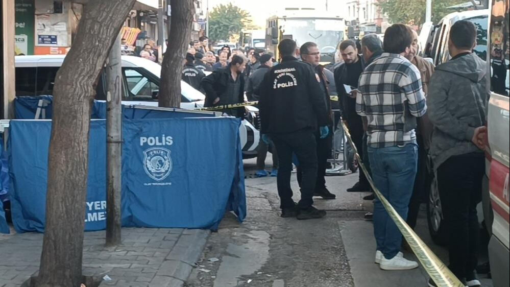 Gaziantep'te dehşet! Sokak ortasında önce karısını sonra kendini öldürdü Gaziantep'te dehşet! Sokak ortasında önce karısını sonra kendini öldürdü - 2. Resim