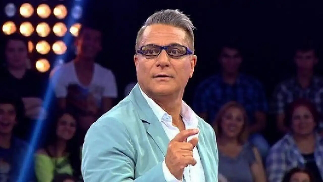 Gözaltı sonrası Mehmet Ali Erbil ile ilgili olay iddia! Sunduğu program yayından kaldırıldı Gözaltı sonrası Mehmet Ali Erbil ile ilgili bomba iddia! Sunduğu program kaldırıldı - 1. Resim