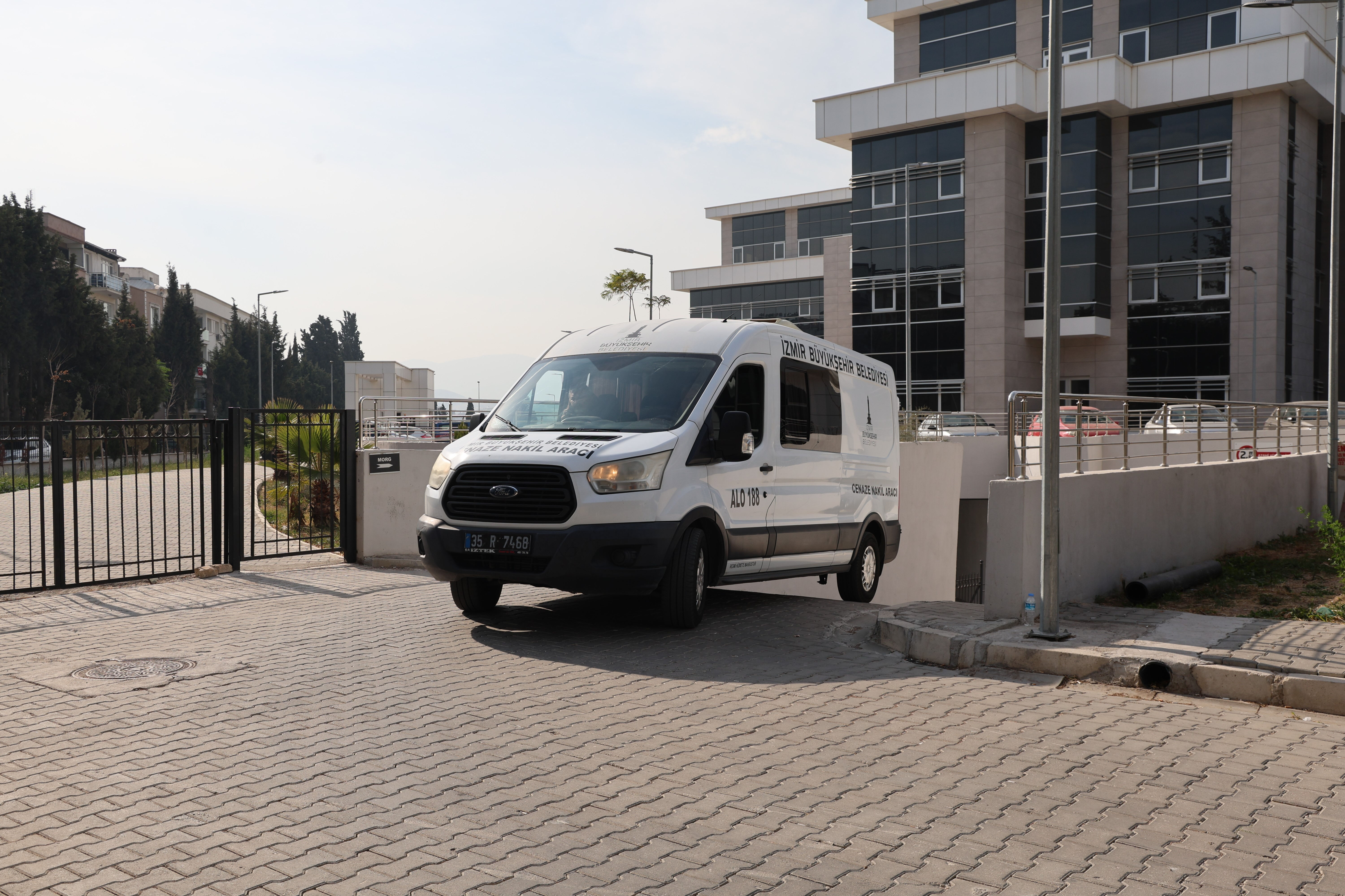 İzmir Selçuk'taki faciada can veren kardeşlerin cenazesi teslim edildi - 3. Resim