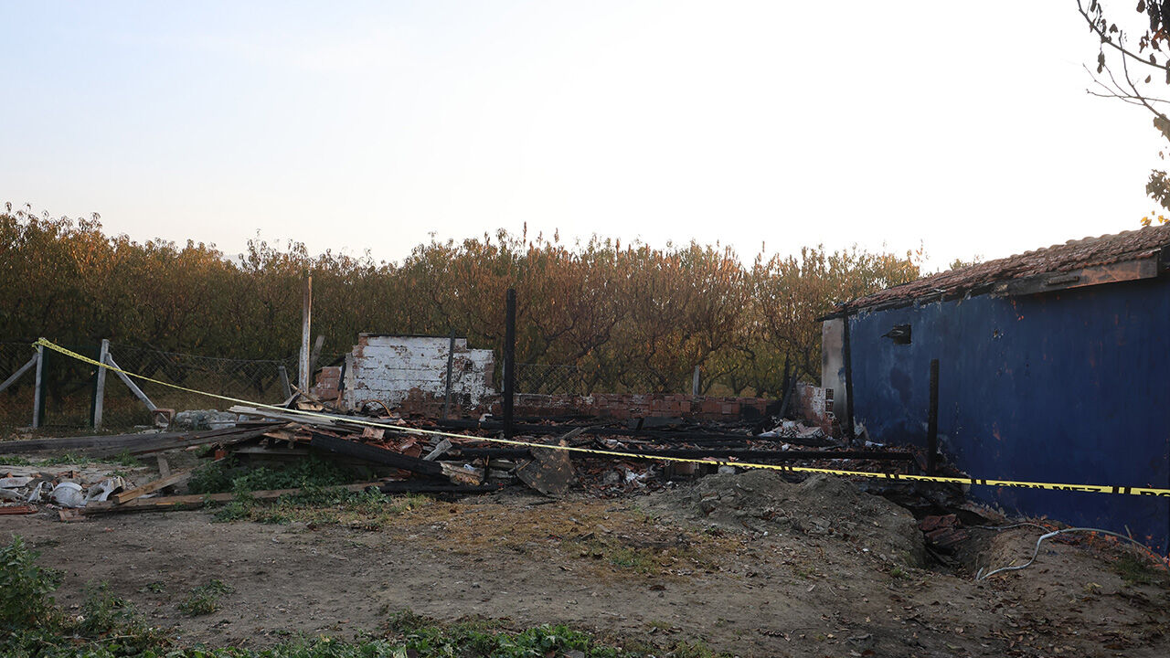 İzmir'in Selçuk ilçesinde 5 kardeş yangında can vermişti... Soba faciasının detayları kahretti İzmir'in Selçuklu ilçesinde 5 kardeş yangında can vermişti... Soba faciasının detayları kahretti - 7. Resim