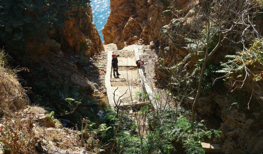 Antalya’da ekipleri alarma geçiren olay! Saatlerce kurtarılmak için bekledi Antalya’da ekipleri alarma geçiren olay! Saatlerce kurtarılmak için bekledi - 2. Resim