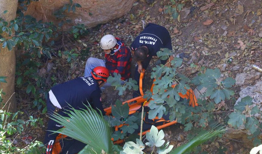 Antalya’da ekipleri alarma geçiren olay! Saatlerce kurtarılmak için bekledi Antalya’da ekipleri alarma geçiren olay! Saatlerce kurtarılmak için bekledi - 3. Resim