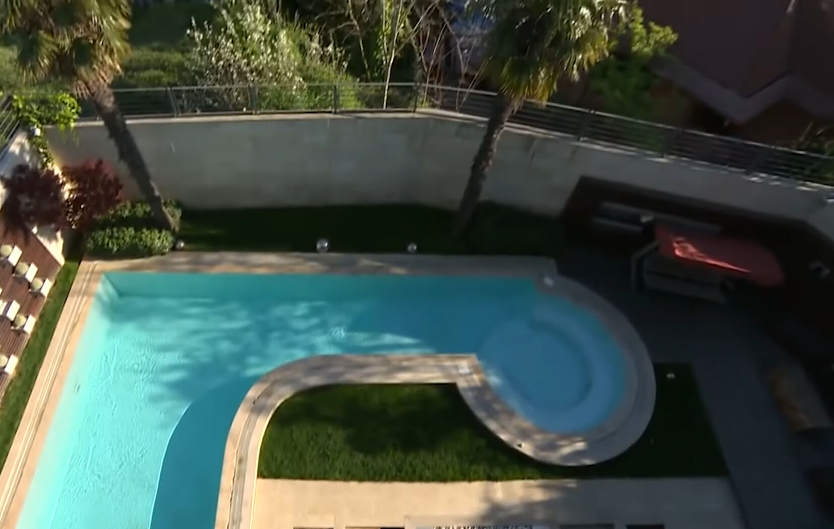 Başsavcılığın itiraz ettiği 'lüks hapis!' Mehmet Ali Erbil ve Serdar Ortaç’ın evi hayrete düşürdü Başsavcılığın itiraz ettiği 'lüks hapis!' Mehmet Ali Erbil ve Serdar Ortaç’ın evi hayrete düşürdü - 7. Resim