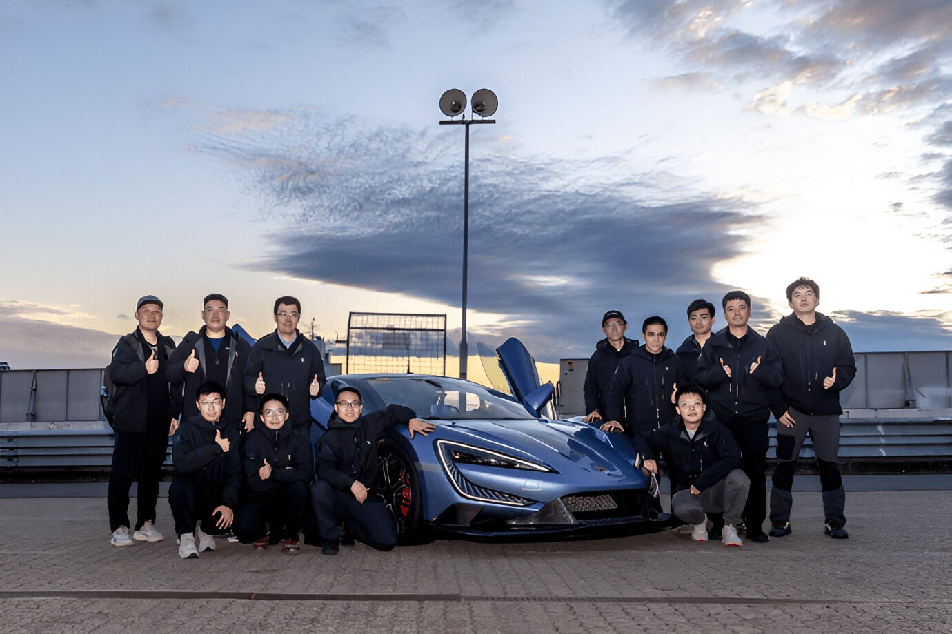 BYD U9 Nürburgring'de rekor kırdı! Elektrikli süper sedan sahnede BYD U9 Nürburgring'de rekor kırdı! Elektrikli süper sedan sahnede - 1. Resim