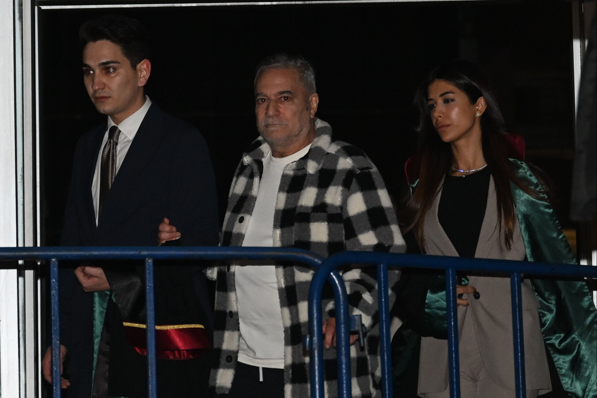 Mehmet Ali Erbil ve Serdar Ortaç'ın tutuklanma talebine ret Mehmet Ali Erbil ve Serdar Ortaç'ın tutuklanma talebine ret - 1. Resim