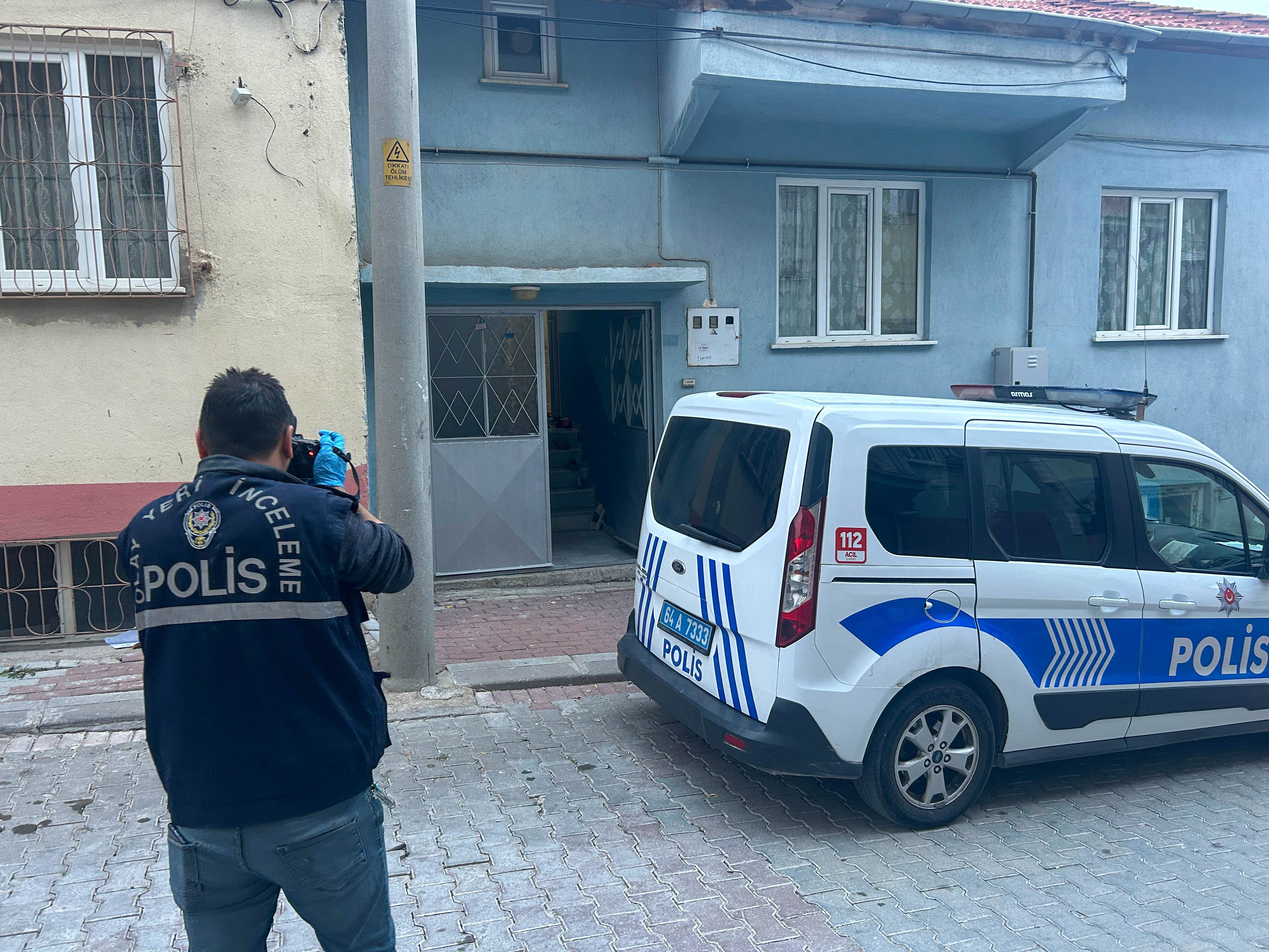 Uşak'ta evlat dehşeti! Annesini bıçakla öldürdü Uşak'ta evlat dehşeti! Annesini bıçakla öldürdü - 1. Resim