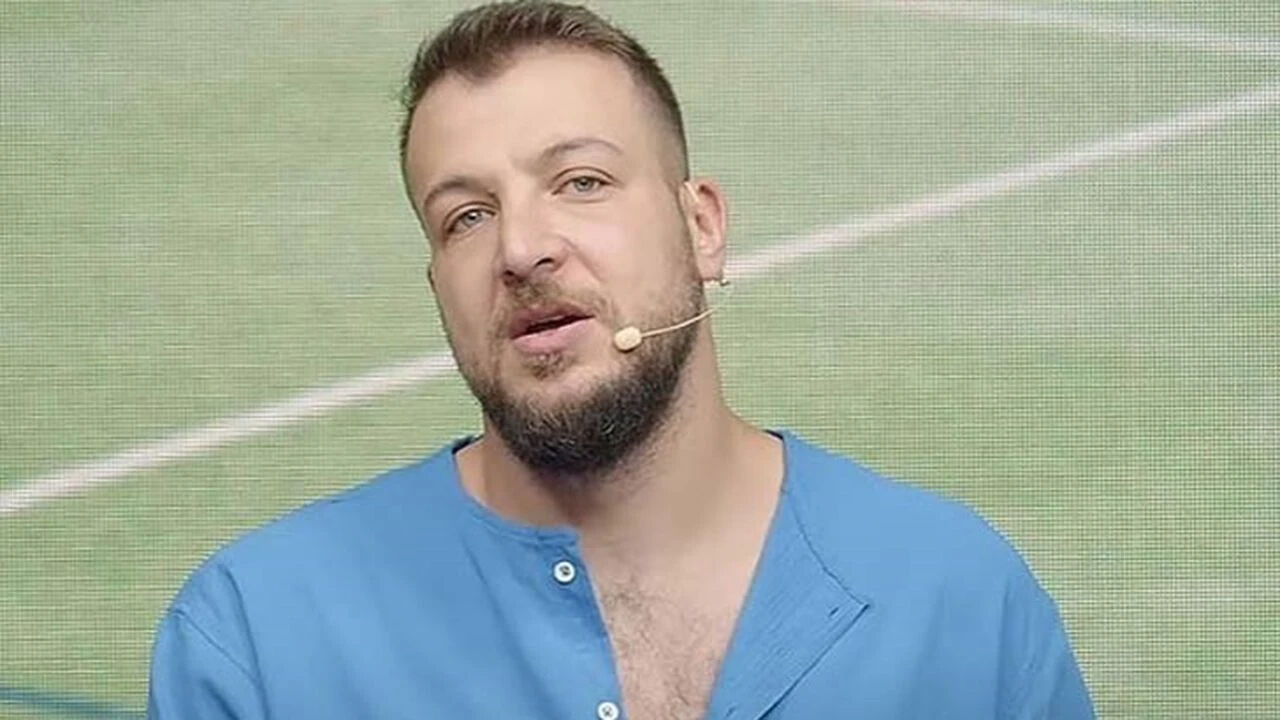 Kaçtığı için gözaltı işlemi uygulanamamıştı! Eski futbolcu Batuhan Karadeniz  hakkında yeni gelişme | Türkiye Gazetesi