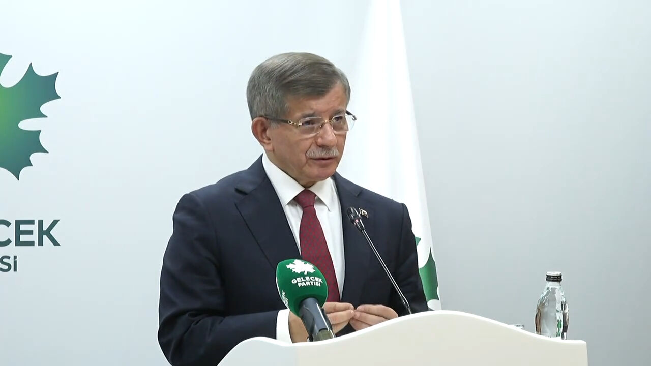 Ahmet Davutoğlu DEM Parti Genel Başkanlarıyla görüştü: Bahçeli'nin çağrısı olumlu etki yaptı - 3. Resim