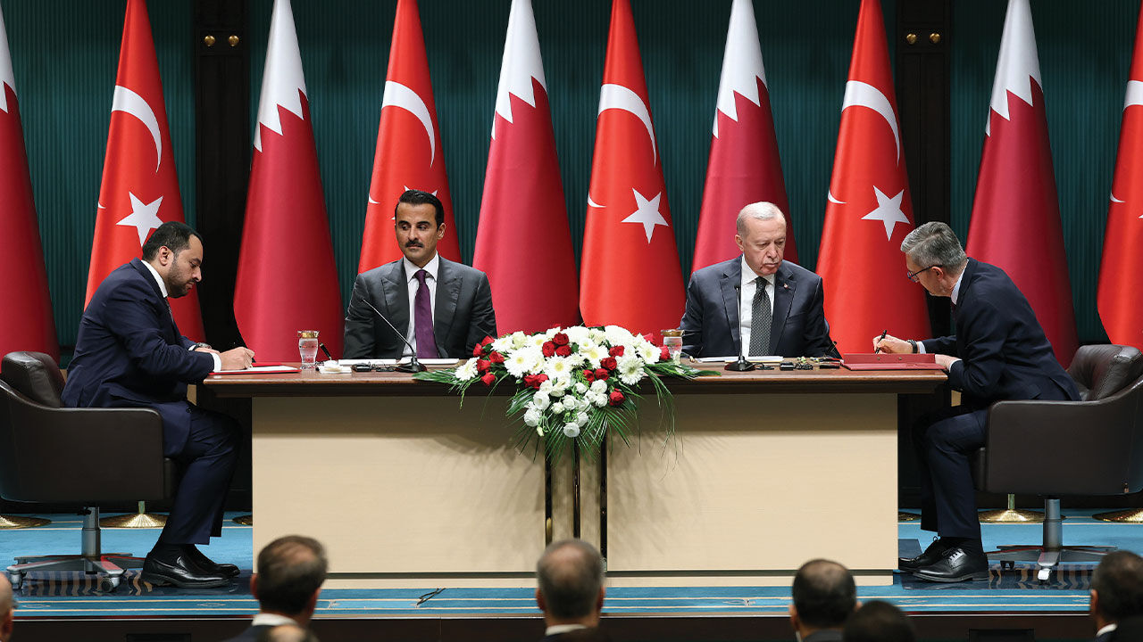 Cumhurbaşkanı Erdoğan ve Katar Emiri Al Sani el sıkıştı! Türkiye ile Katar arasında 8 anlaşma imzalandı - 4. Resim