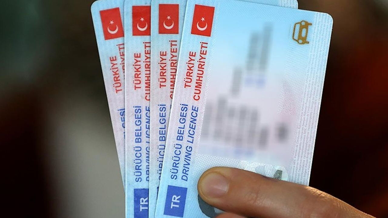 Ehliyet yenileme süresi ne zaman bitiyor? Başvuru için gerekli belgeler, ücret merak ediliyor Ehliyet yenileme süresi ne zaman bitiyor? Başvuru için gerekli belgeler, ücret merak ediliyor - 2. Resim