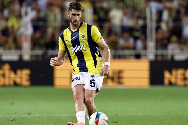Fenerbahçe'de İsmail Yüksek'le anlaşma tamam! Maaşını 4'e katlayacak Fenerbahçe'de İsmail Yüksek'le anlaşma tamam! Maaşını 4'e katlayacak - 1. Resim