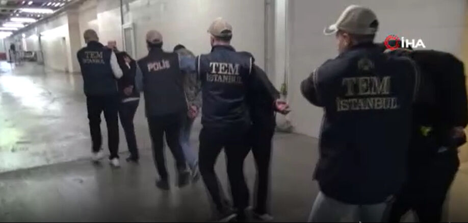 İstanbul'da PKK/KCK eylemine tutuklama: Terör örgütü mensubu 6 kişi cezaevine gönderilidi - 1. Resim