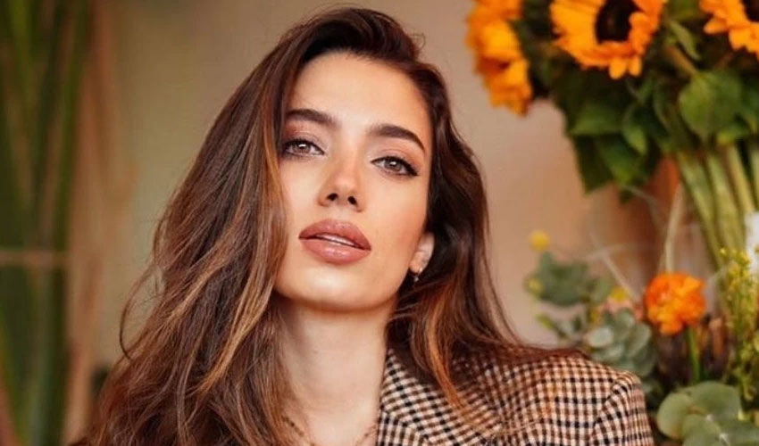 Rachel Araz baget ekmek çantasıyla tepki topladı! Fiyatını duyanın ağzı açık kalıyor - 1. Resim