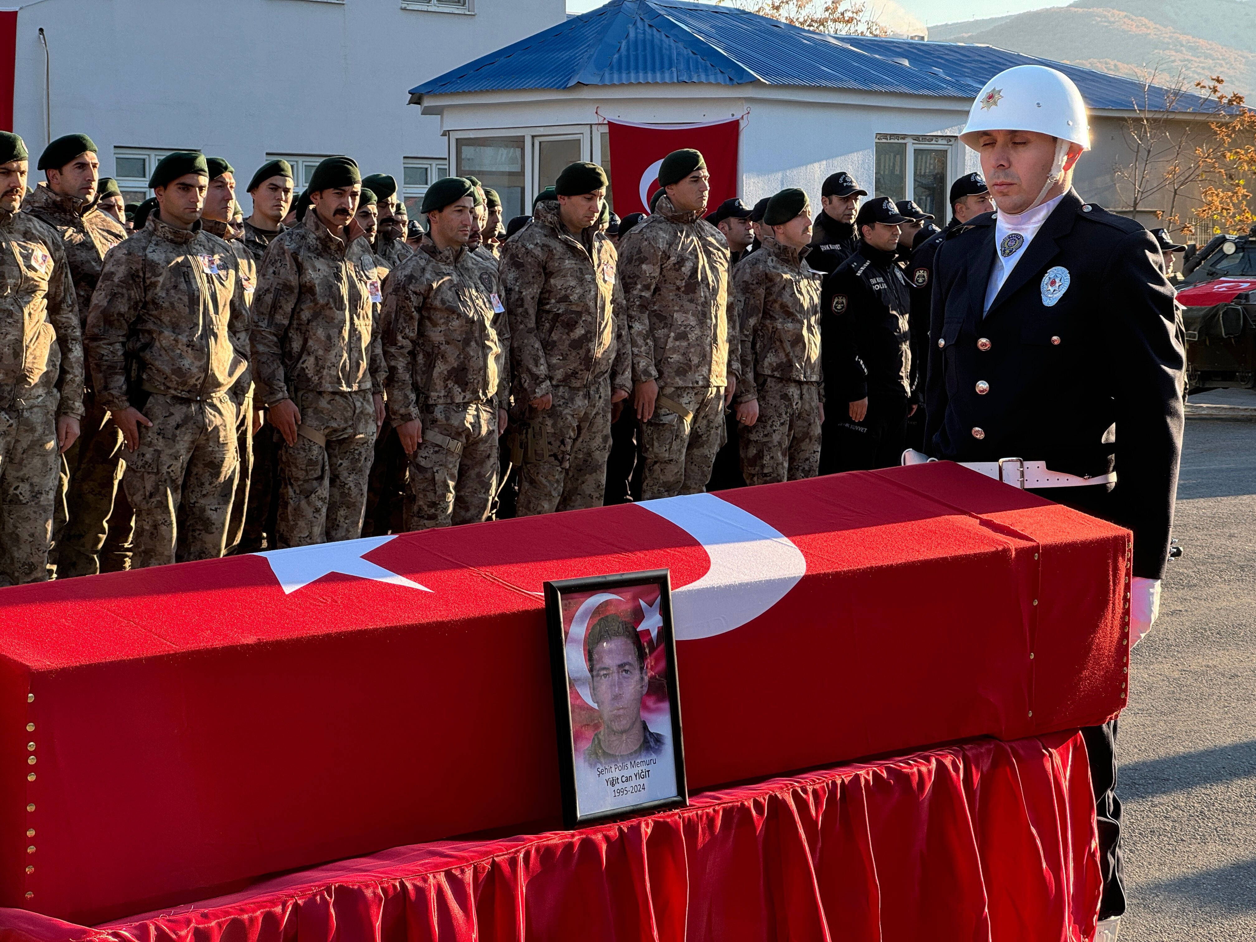 Tunceli'de şehit polis Yiğit Can Yiğit için tören düzenlendi - 1. Resim