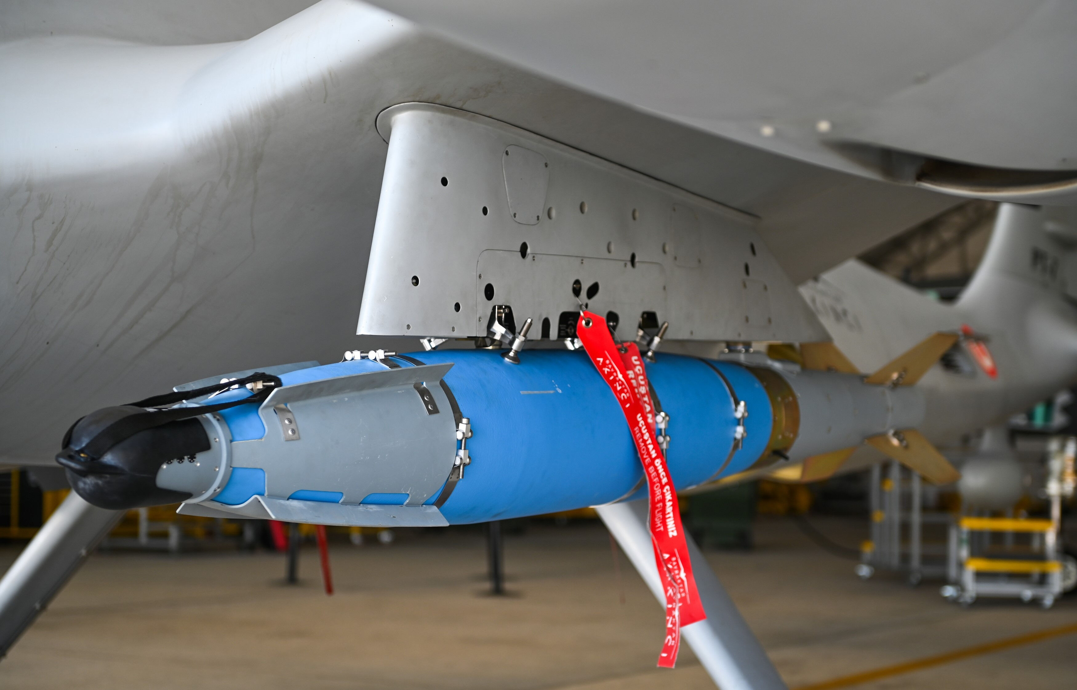 Bayraktar AKINCI’dan milli mühimmat ile tam isabet Bayraktar AKINCI’dan milli mühimmat ile tam isabet - 3. Resim