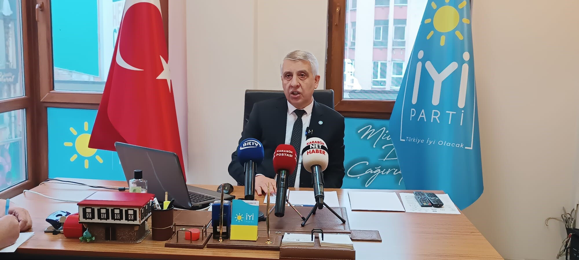 İyi Parti'de bir istifa daha! Yönetime zehir zemberek sözlerle ayrıldı - 1. Resim