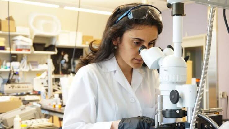 Kanseri teşhis eden elektronik sütyen test aşamasında! Doç. Dr. Dağdeviren kimdir? | Türkiye Gazetesi