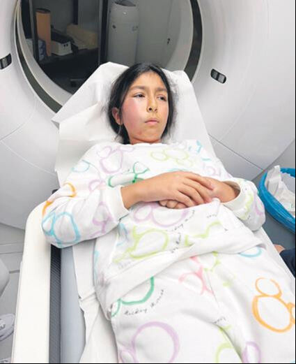 Okul tuvaletinde kan donduran olay! Küçük kızı arkadaşının çığlıkları kurtardı - 1. Resim