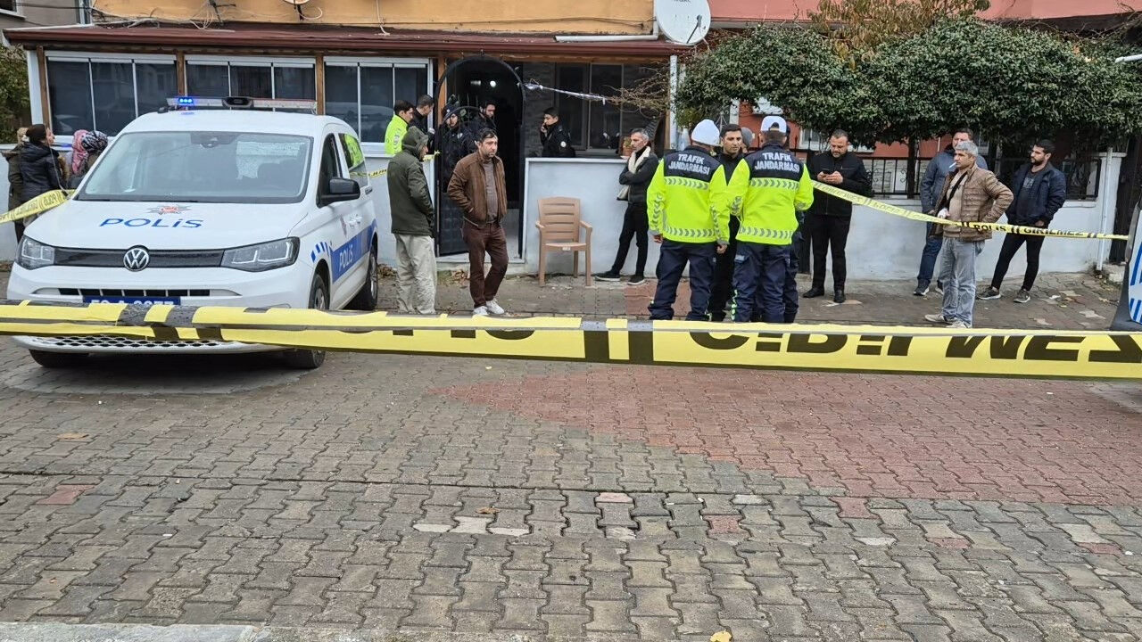 Tekirdağ'da 2 kız çocuğunun ölümünde trajik detay! Yanlışlıkla arkadaşını vurup şoka girdi, kendi kafasına sıktı Tekirdağ'da dehşet veren olay! 2 kız çocuğu evde ölü olarak bulundu - 1. Resim