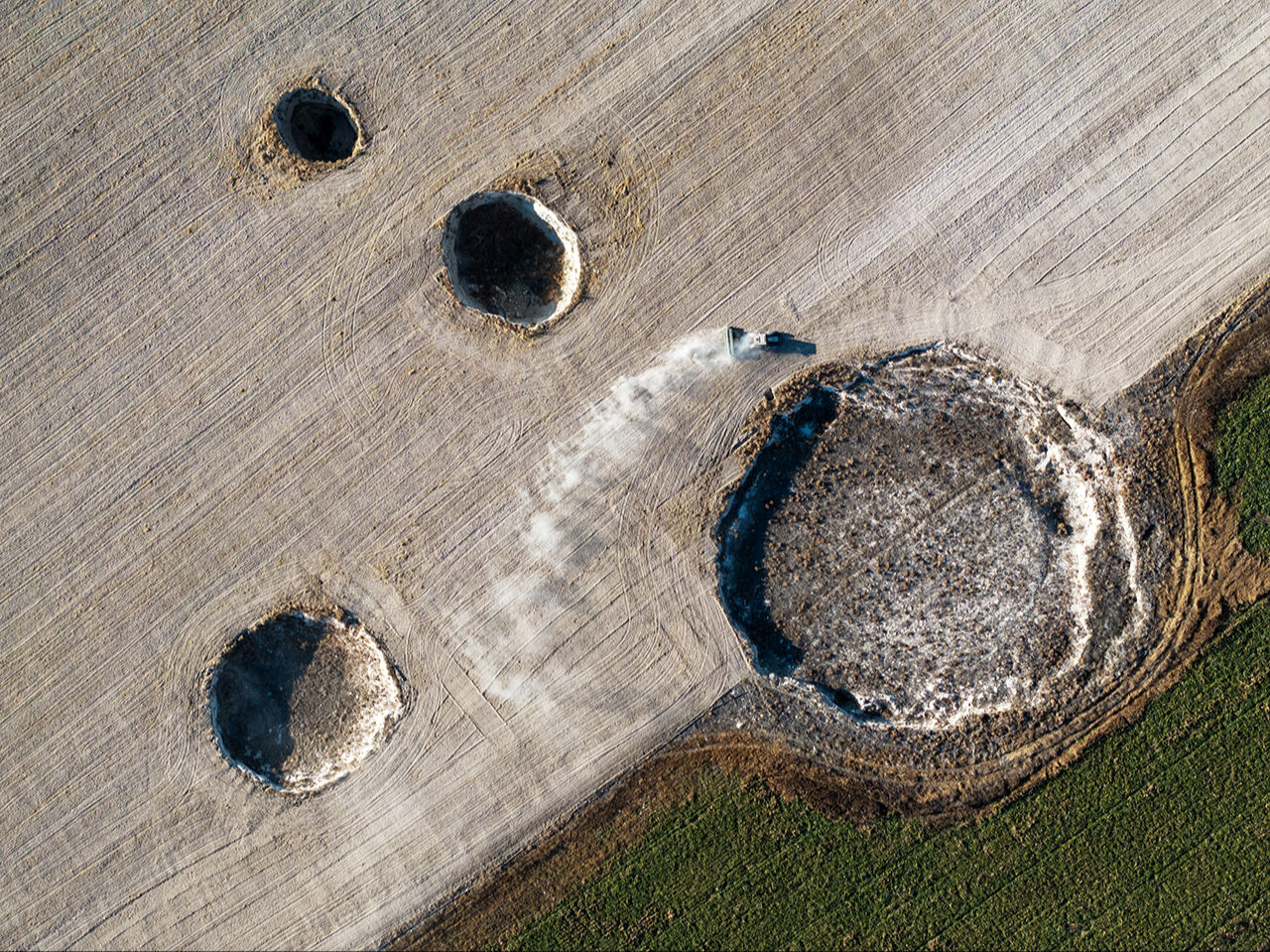 Traktör rallisi! Konyalı çiftçi 8 obruklu tarlayı ekmeyi başardı - 4. Resim