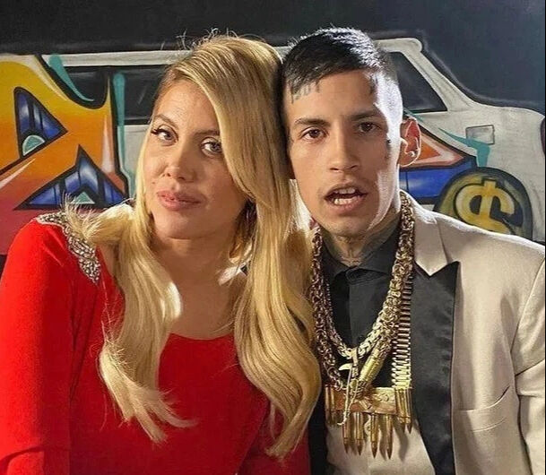 Wanda Nara'nın yeni sevgilisi L-Gante'den Mauro Icardi''ye gönderme! Canlı yayında Fenerbahçe forması giydi - 2. Resim