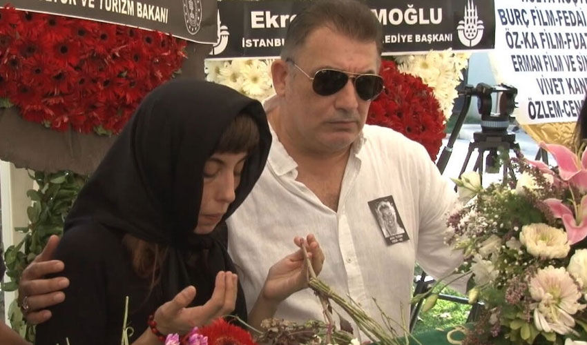 Ahu Tuğba’nın kızı Anjelik’e büyük miras! Saymaya çekindi, cevabıyla takdir topladı - 3. Resim