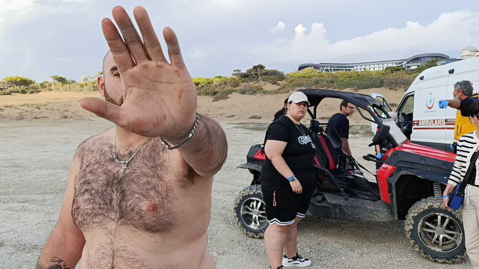 ATV ile dirft atan turistler, gazetecilere saldırdı - 2. Resim