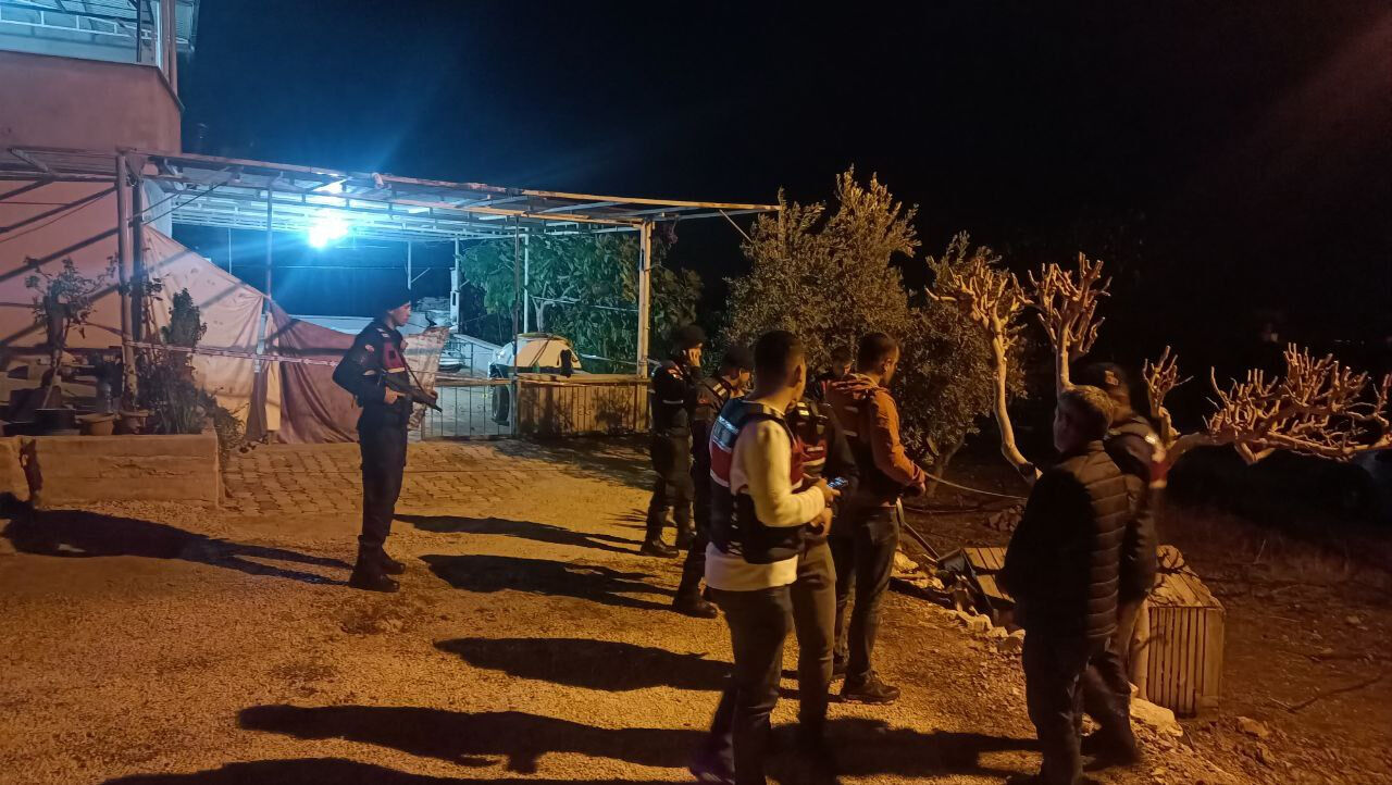 Bir kadın cinayeti daha! Av tüfeğiyle dehşet saçtı, eşini ve kayınbiraderini öldürdü - 1. Resim