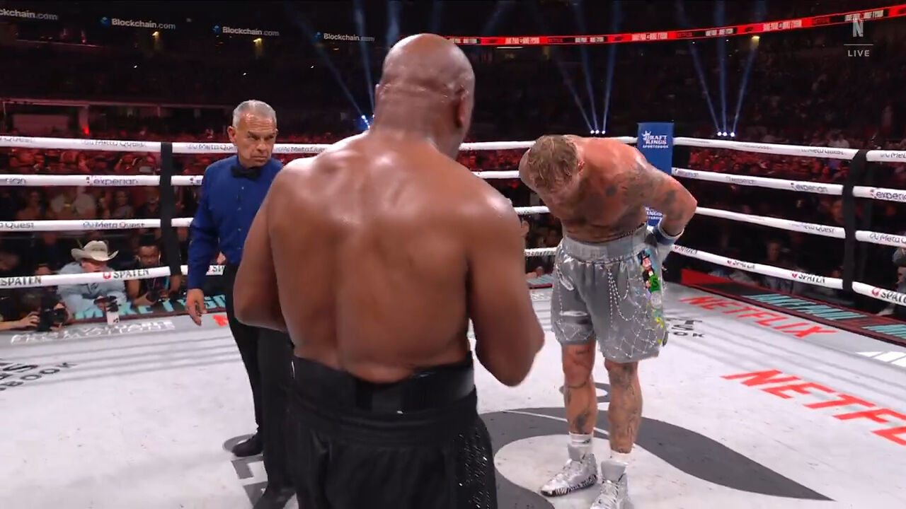 Maçın sonuna damgasını vurdu! Jake Paul'dan efsaneye beklenmedik hareket - 3. Resim