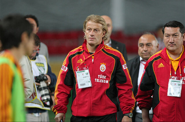 Hakan Çalhanoğlu Tugay Kerimoğlu'nu geride bıraktı! Tugay Kerimoğlu kaç yaşında, nereli, hangi takımlı? - 2. Resim