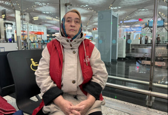 Rusya'nın ülkeye almadığı 70 yaşındaki Bikmukhametova İstanbul Havalimanı'nda yaşıyor - 1. Resim