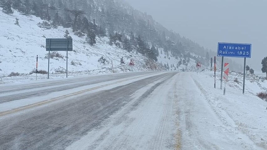 Bir kent, dört saat, üç mevsim! Vatandaşlar hayrete düştü - 3. Resim