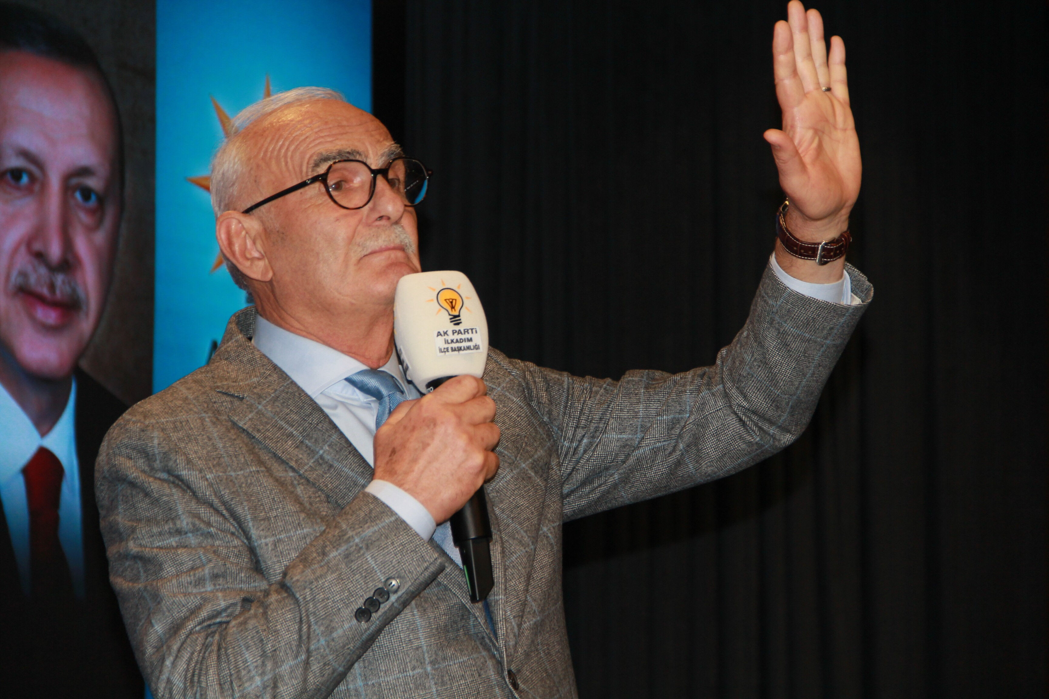 CHP'ye 'konser belediyeciliği' tepkisi! Ekrem İmamoğlu ve Mansur Yavaş'a 'ağustos böceği'ne benzetildi - 2. Resim